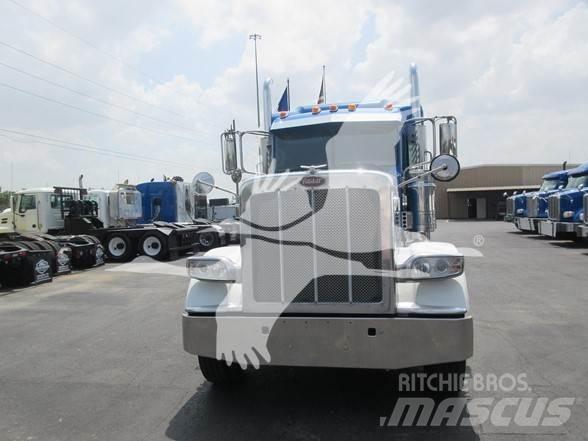 Peterbilt 389 Sadulveokid