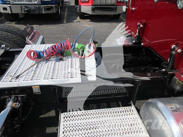 Peterbilt 389 Sadulveokid