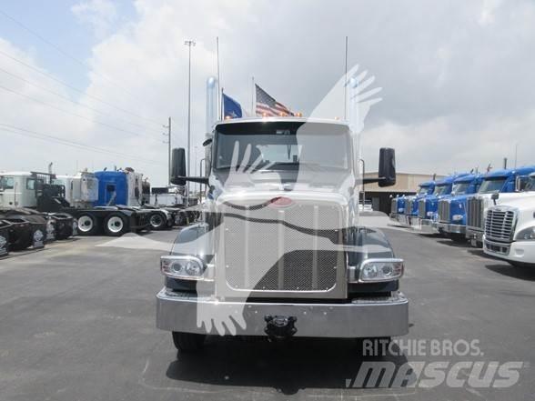 Peterbilt 567 Sadulveokid
