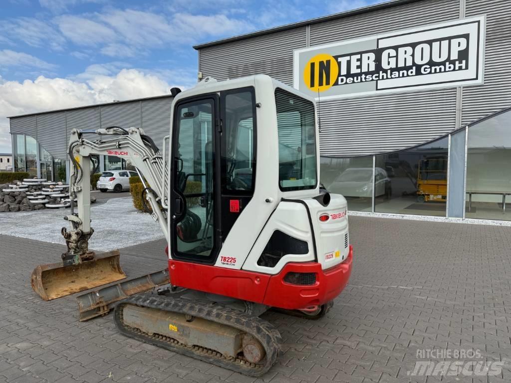 Takeuchi TB 225 V3 Miniekskavaatorid < 7 t
