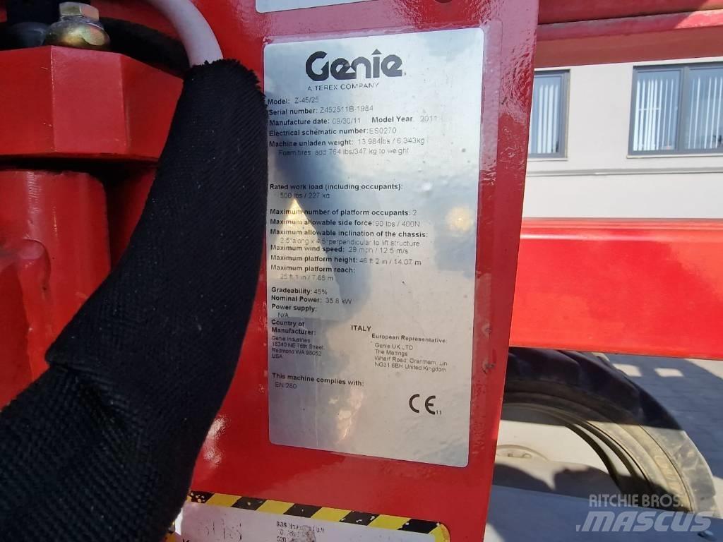 Genie Z 45/25 Iseliikuvad poomtõstukid