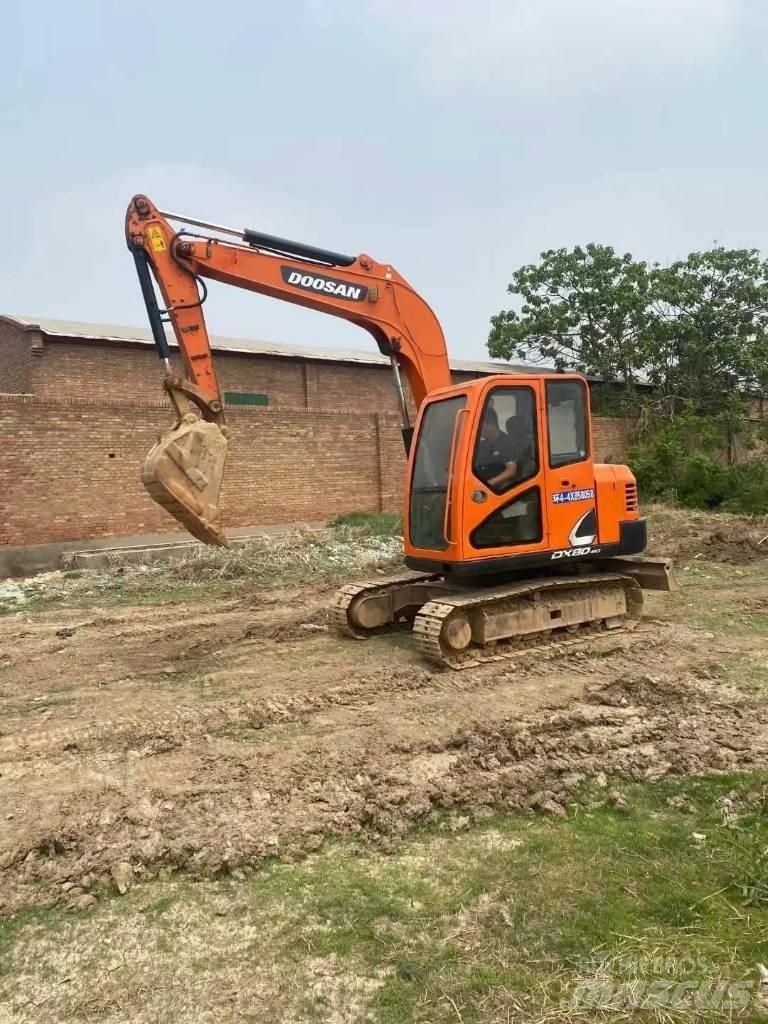 Doosan DX 80 Väikeekskavaatorid 7t-12t