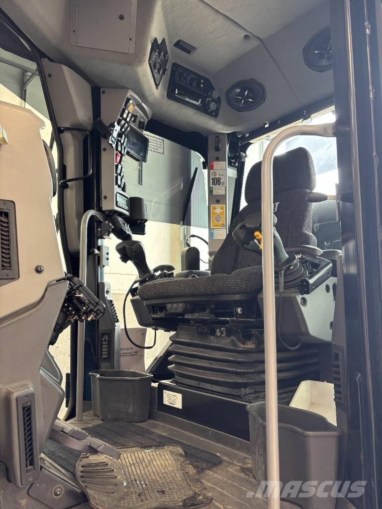 CAT 120 AWD Greiderid