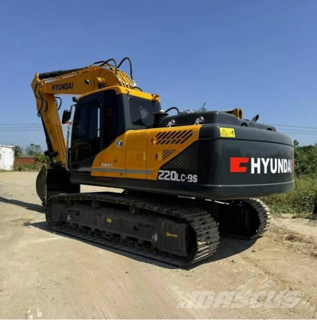 Hyundai R220LC-9S Roomikekskavaatorid