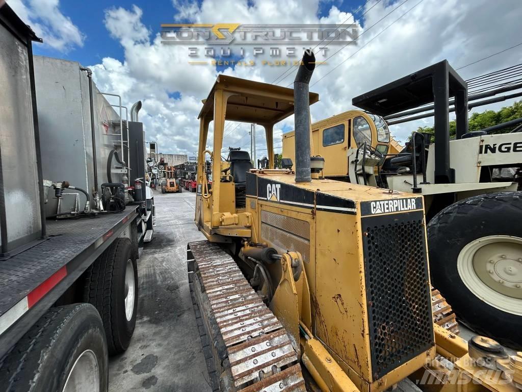 CAT D 3 C III Buldooserid