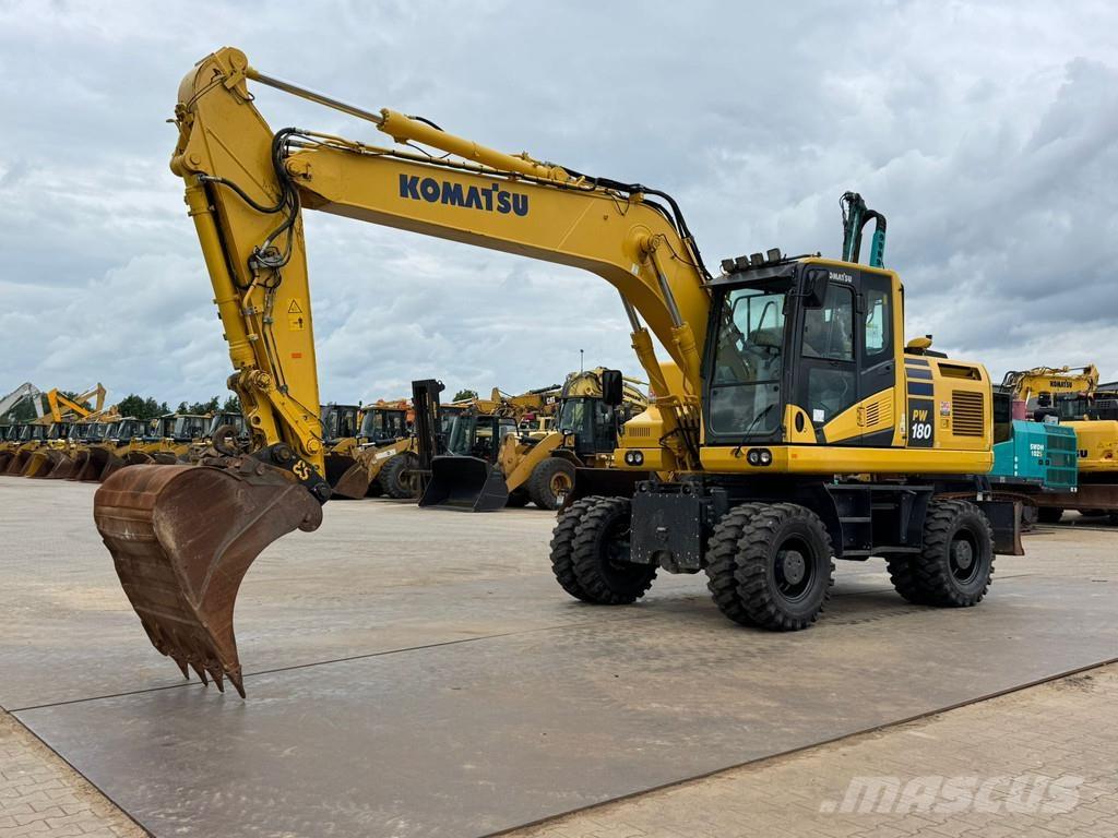 Komatsu PW180-11 Ratasekskavaatorid