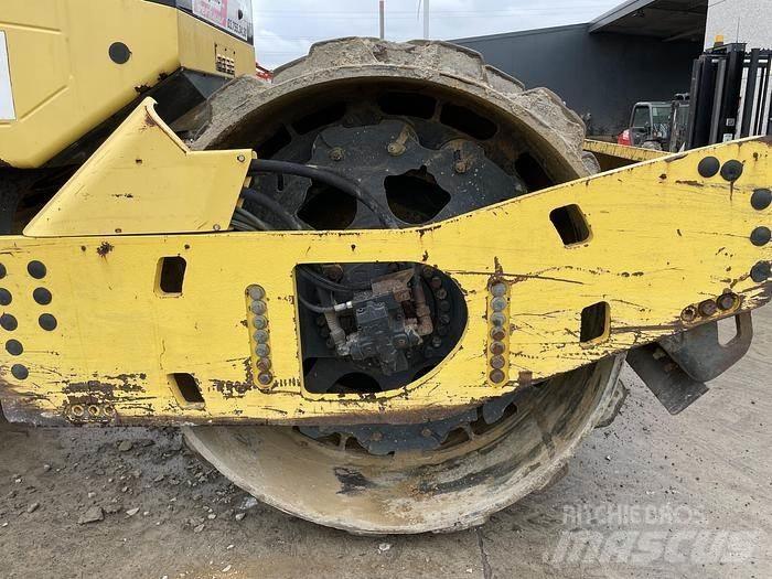 Bomag BW213DH-4 Ühe trumliga rullid