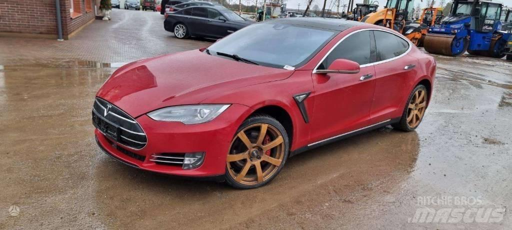 Tesla Model S P85D Sõiduautod