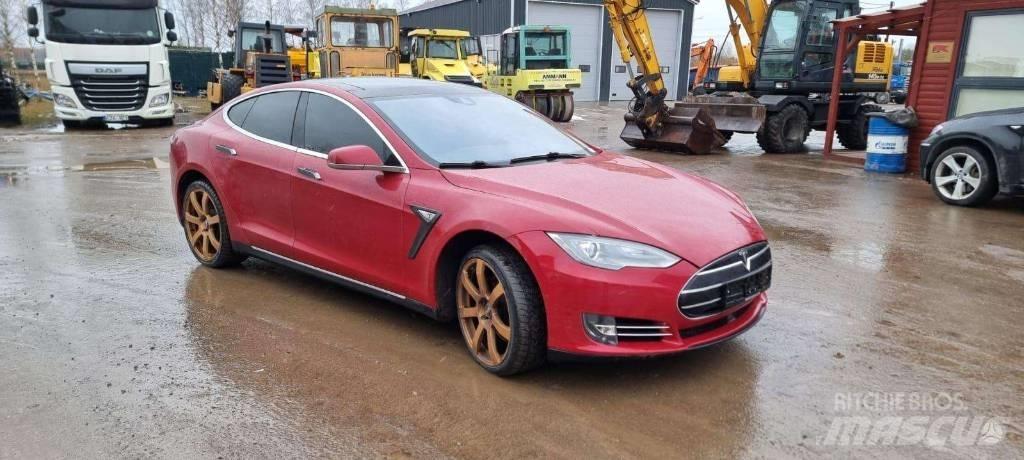 Tesla Model S P85D Sõiduautod