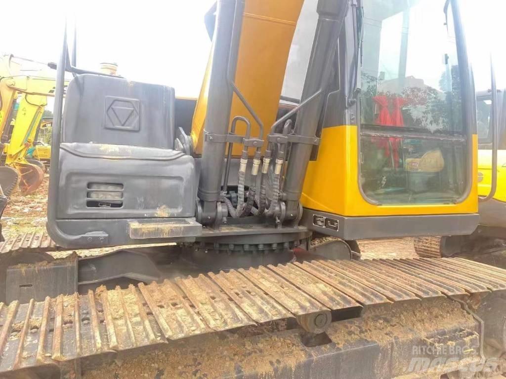XCMG XE 150 Roomikekskavaatorid