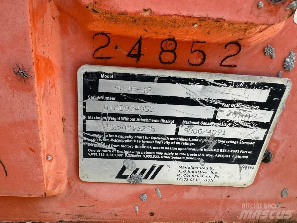JLG 944 E-42 Teleskooplaadurid