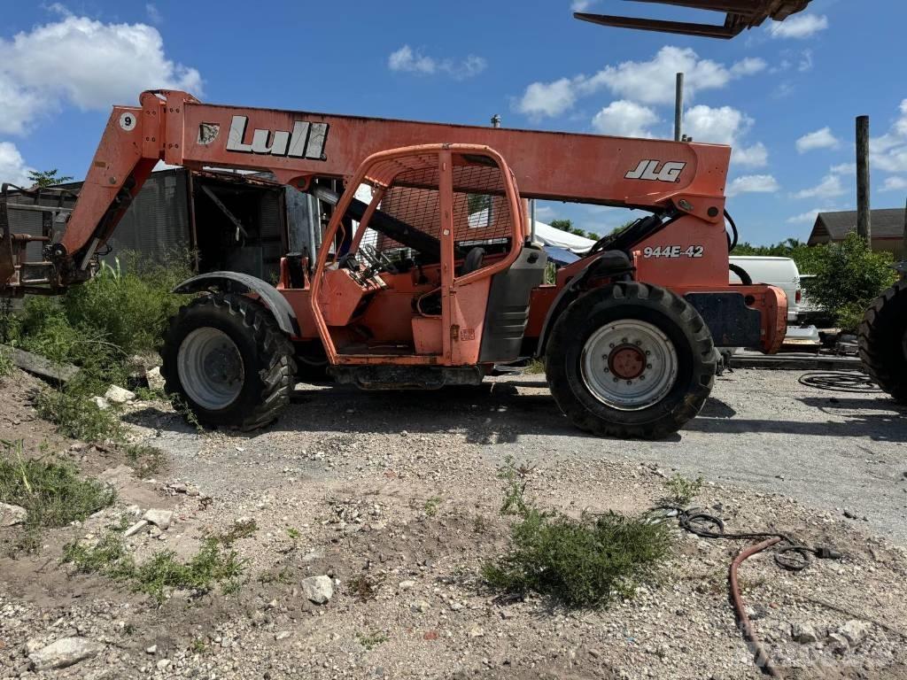 JLG 944 E-42 Teleskooplaadurid