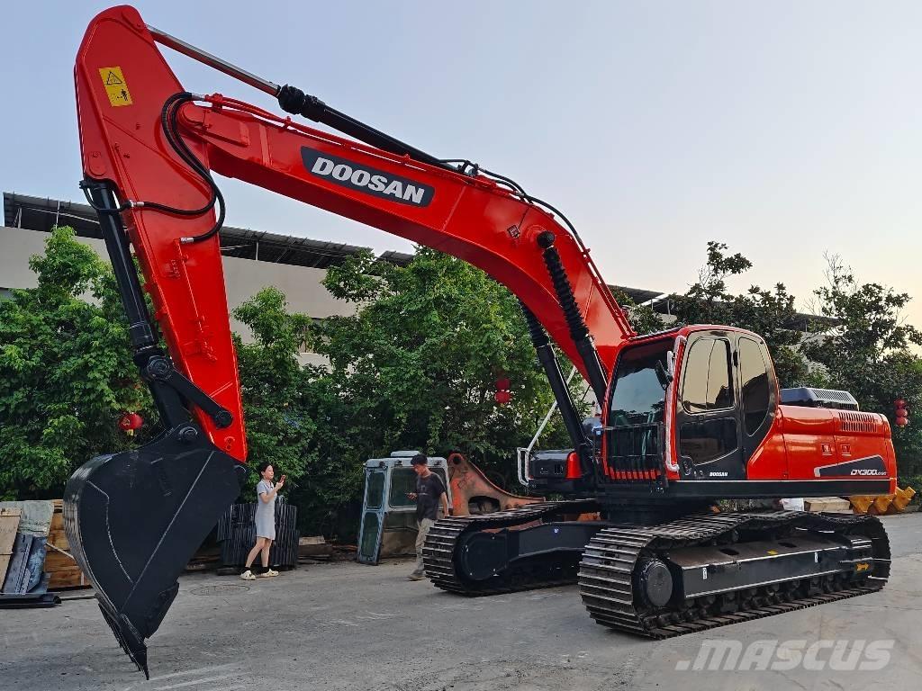 Doosan DX 300 LC-9C Roomikekskavaatorid