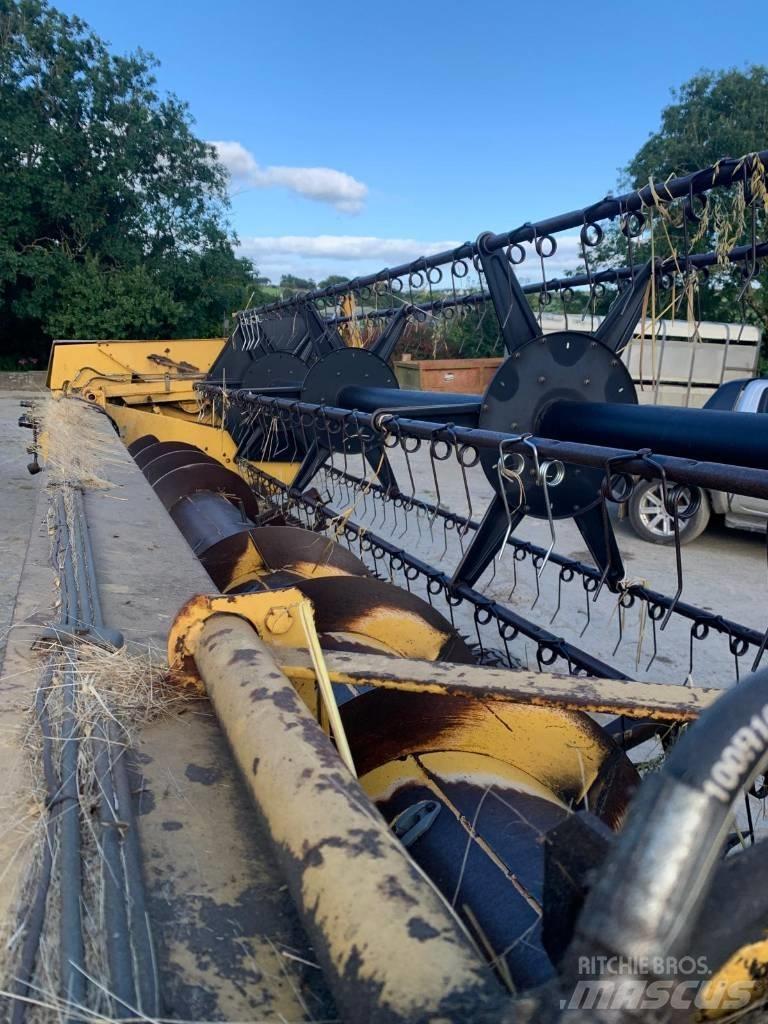New Holland TX 34 Teraviljakombainid