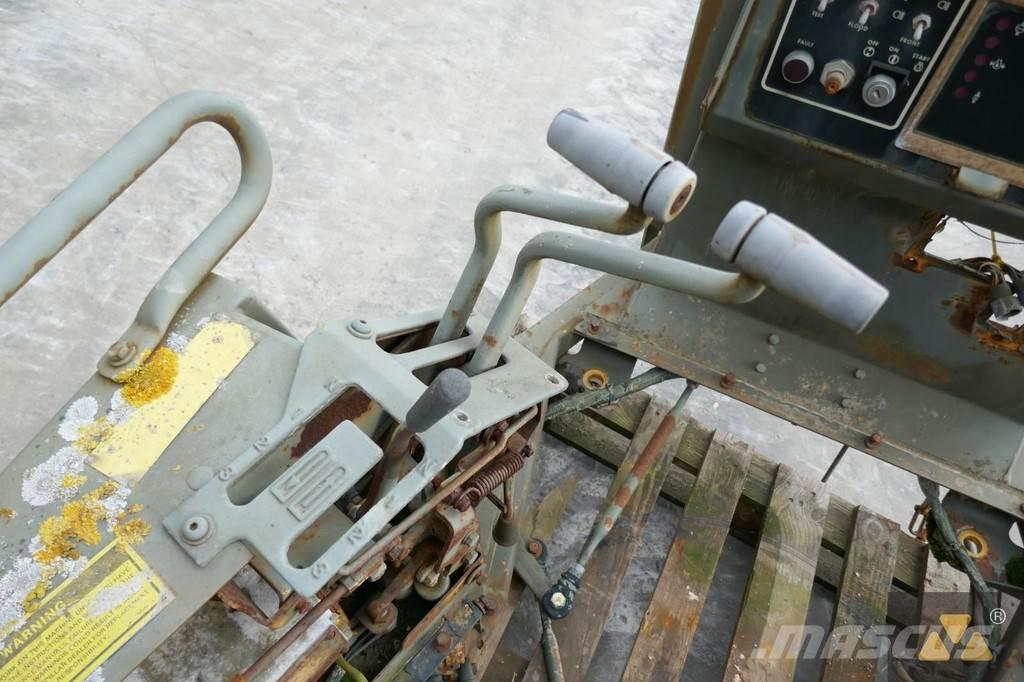 CAT 6T-3309 Kabiinid