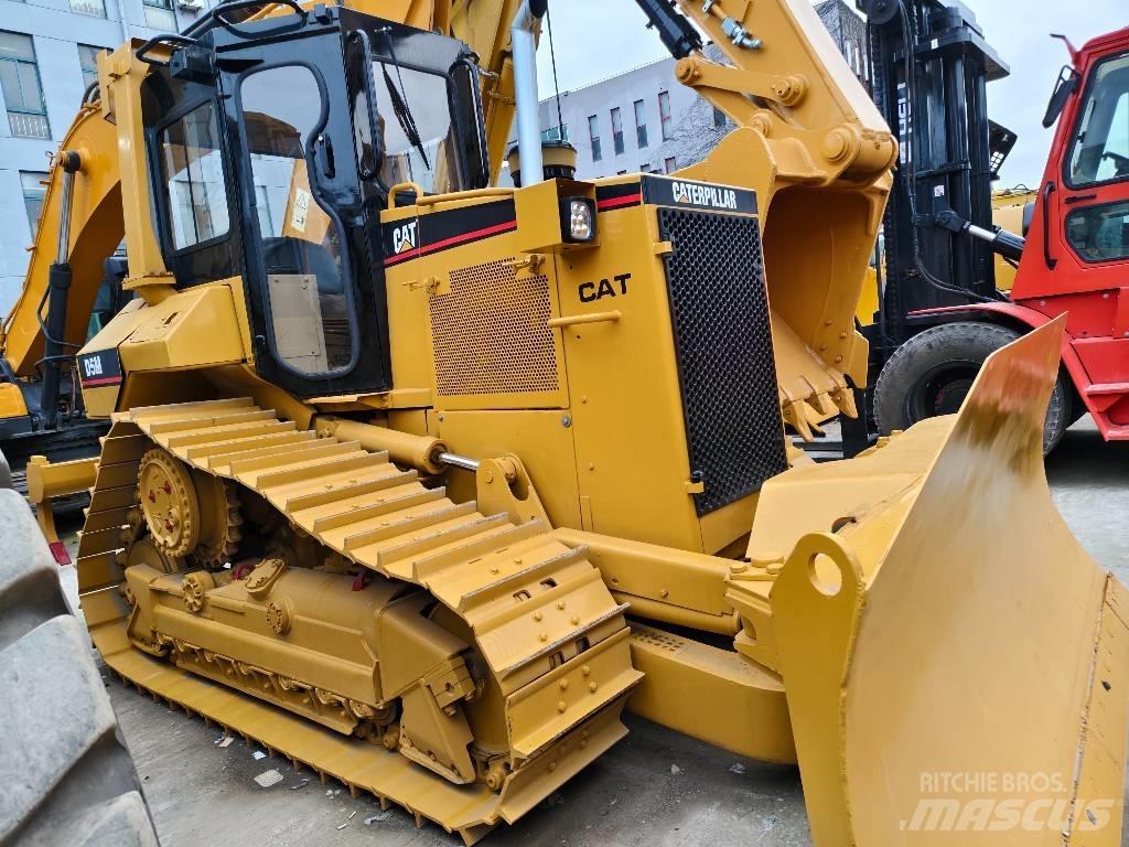 CAT D 5 M Buldooserid