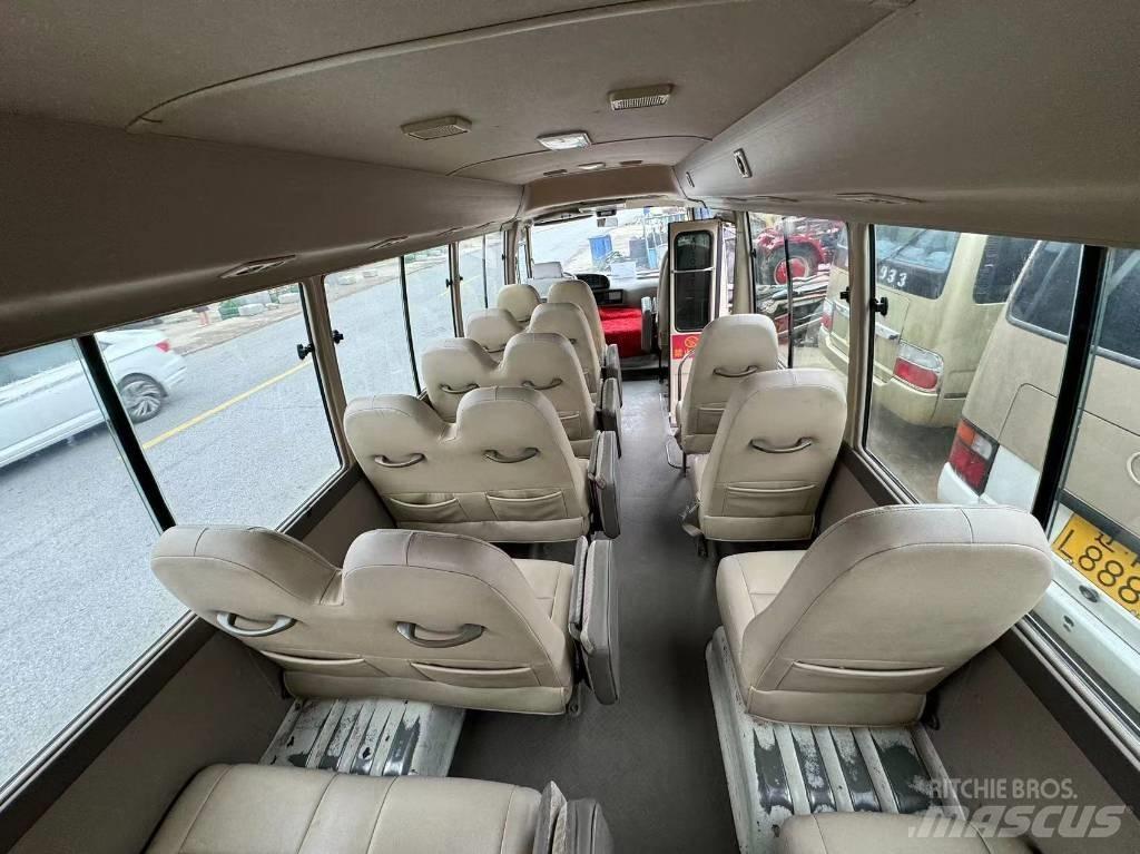 Toyota Coaster Bus Väikebussid
