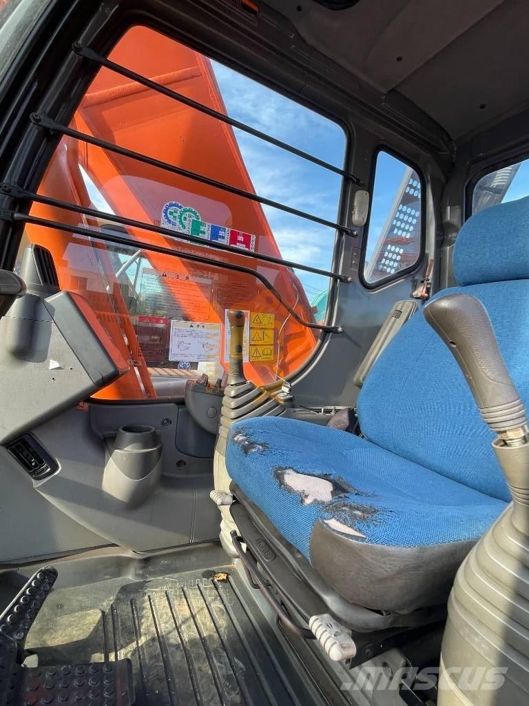 Hitachi ZX 240 Roomikekskavaatorid