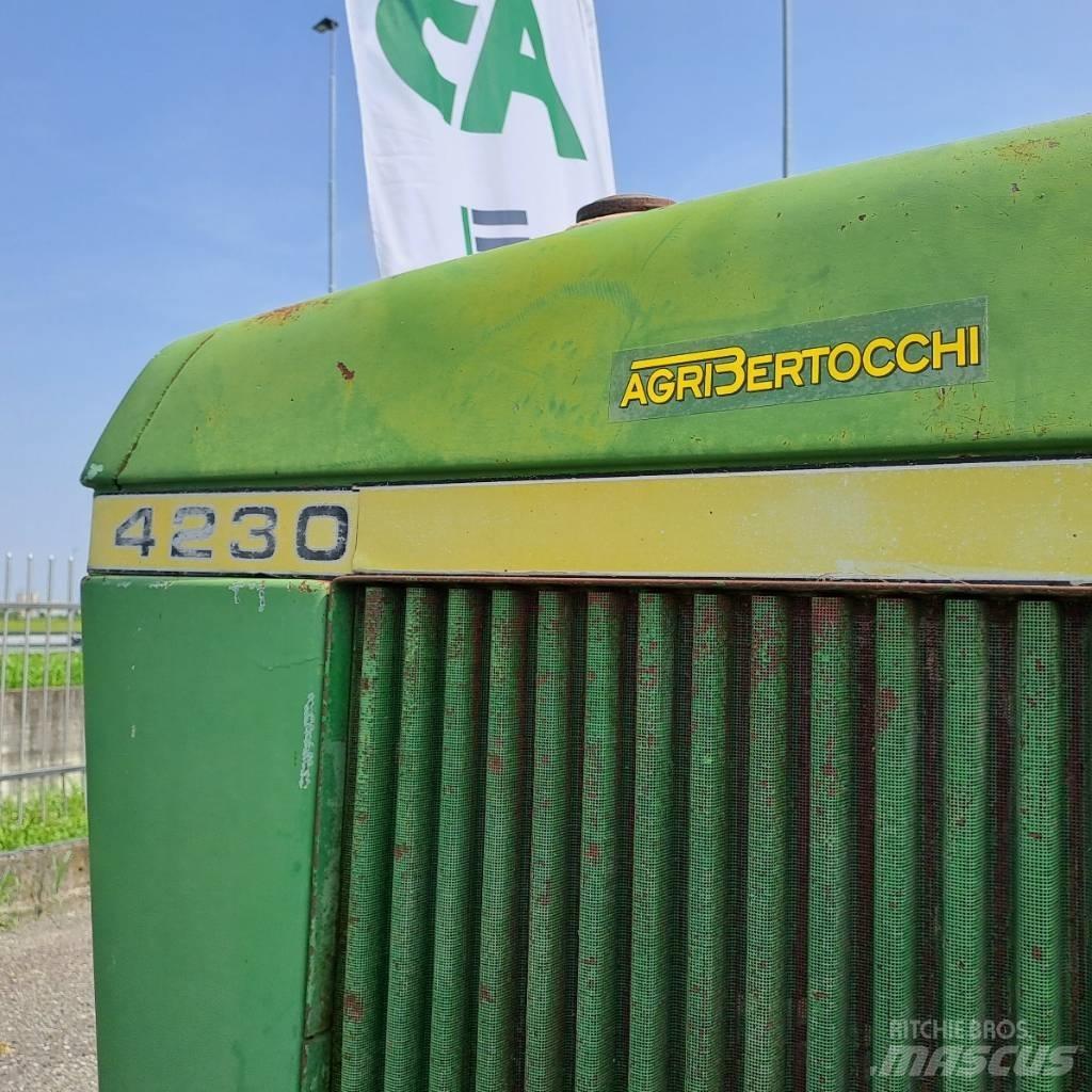 John Deere 4230 Traktorid