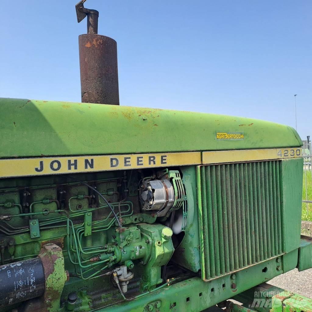 John Deere 4230 Traktorid