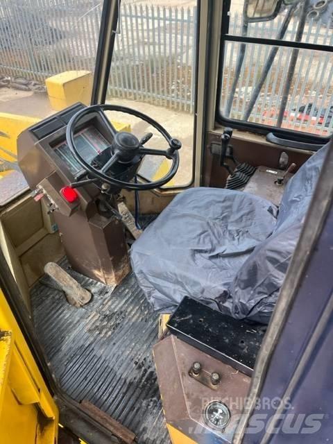 Komatsu WA 600-1 Rataslaadurid