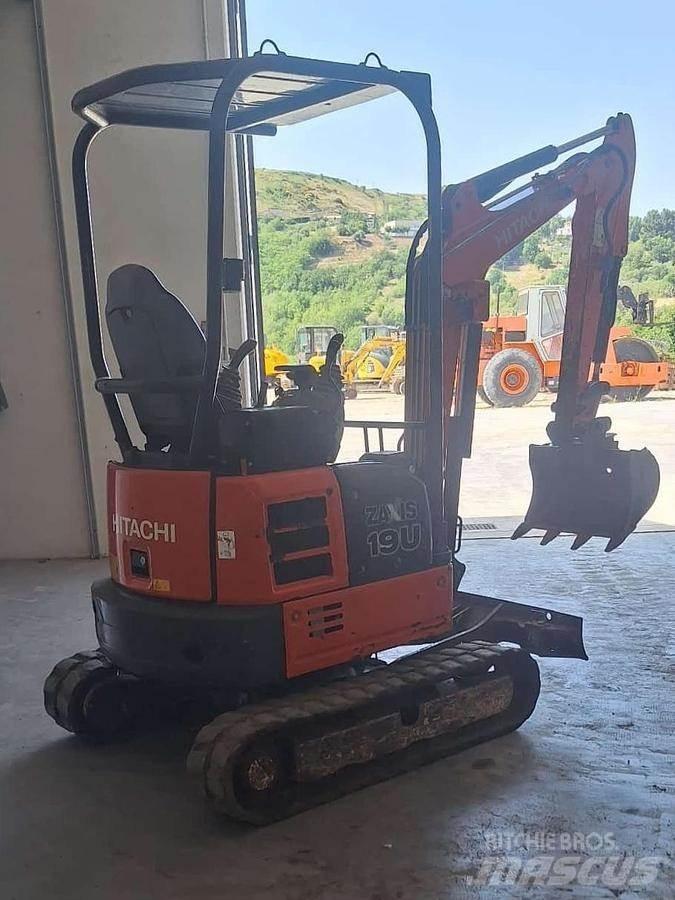 Hitachi ZX19U Miniekskavaatorid < 7 t