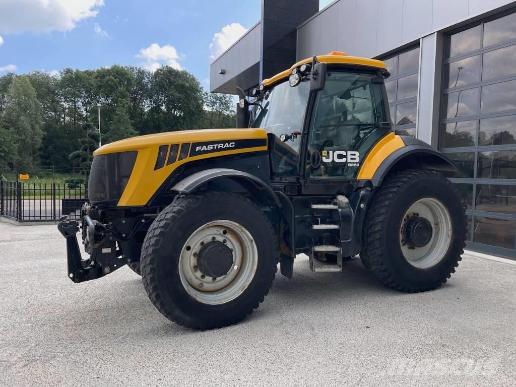 JCB Fastrac 8250 Traktorid