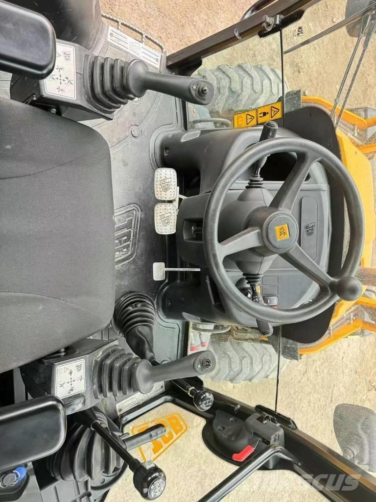 JCB 3 CX Ratasekskavaatorid