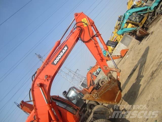 Doosan DH 150 W-7 Ratasekskavaatorid