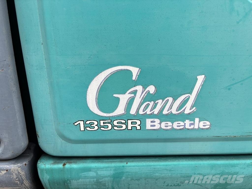 Kobelco SK 135 Roomikekskavaatorid