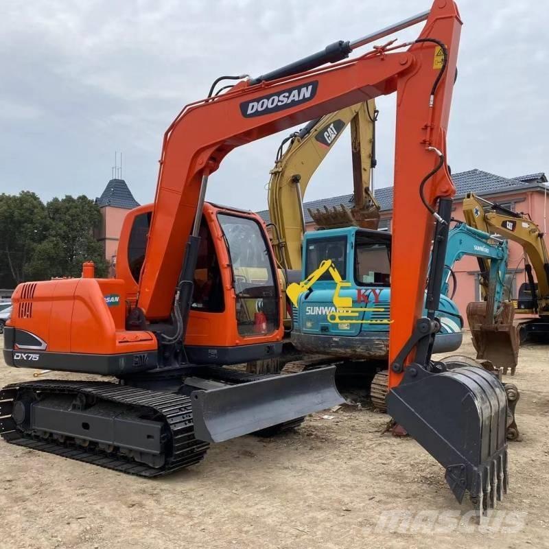 Doosan DX 75-9 Roomikekskavaatorid