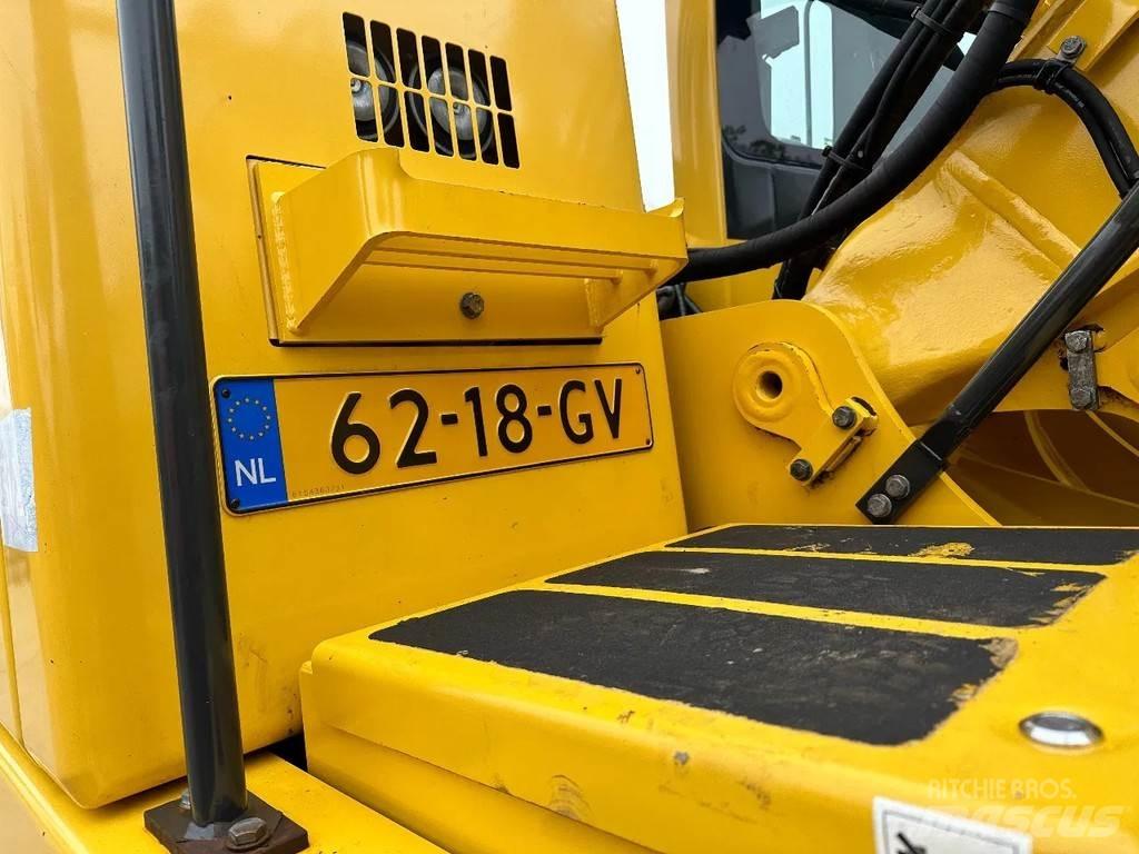 Komatsu PW160-8 Ratasekskavaatorid