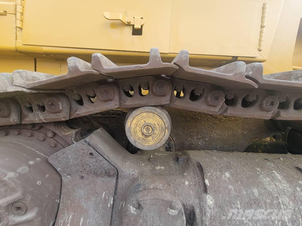 CAT 973 Roomiklaadurid