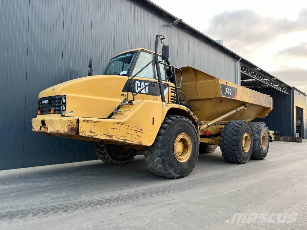 CAT 740 Liigendraamiga pinnaseveokid