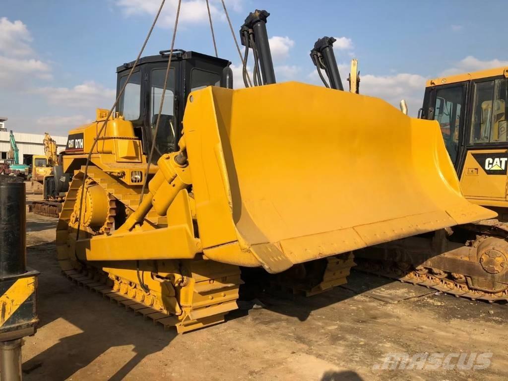 CAT D 7 H Buldooserid