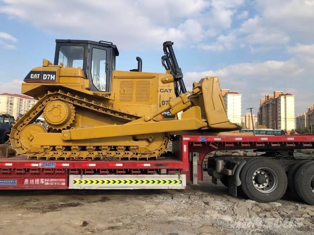 CAT D 7 H Buldooserid