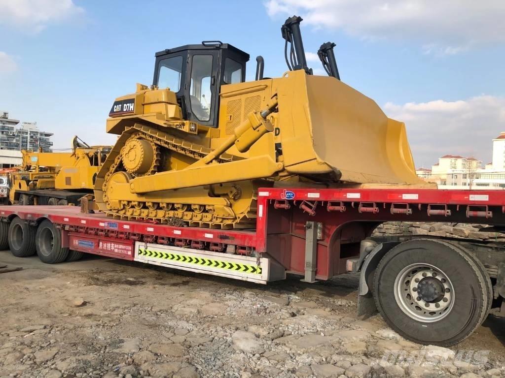 CAT D 7 H Buldooserid