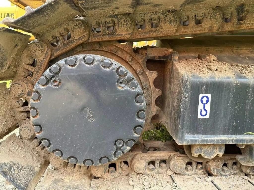 Komatsu PC240-8 Roomikekskavaatorid