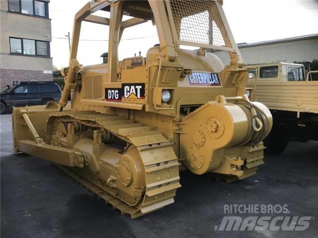 CAT D 7 G Buldooserid