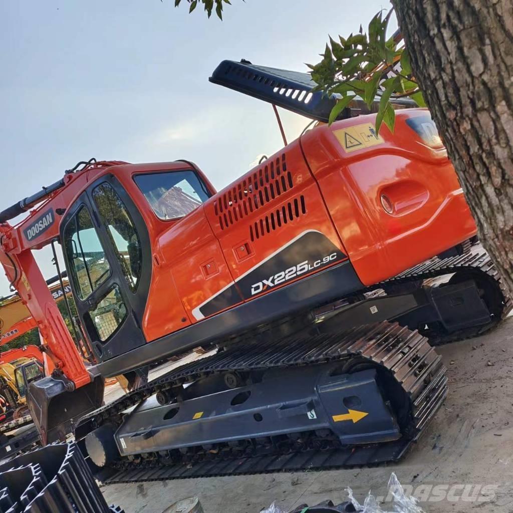 Doosan DX 225 LC Roomikekskavaatorid