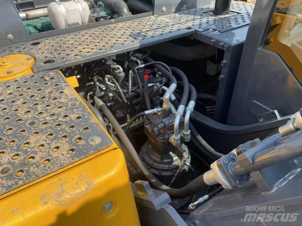 Volvo EC 220 Roomikekskavaatorid