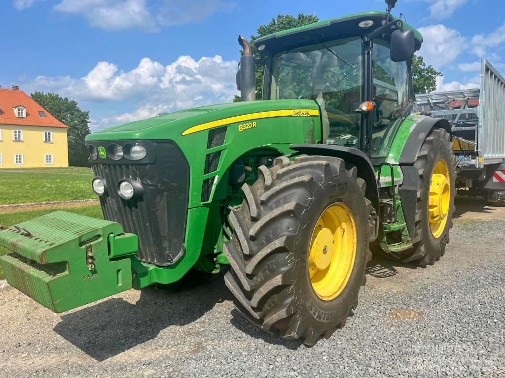 John Deere 8320 R Traktorid