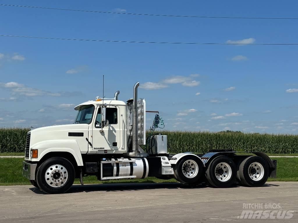 Mack Pinnacle CH613 Sadulveokid