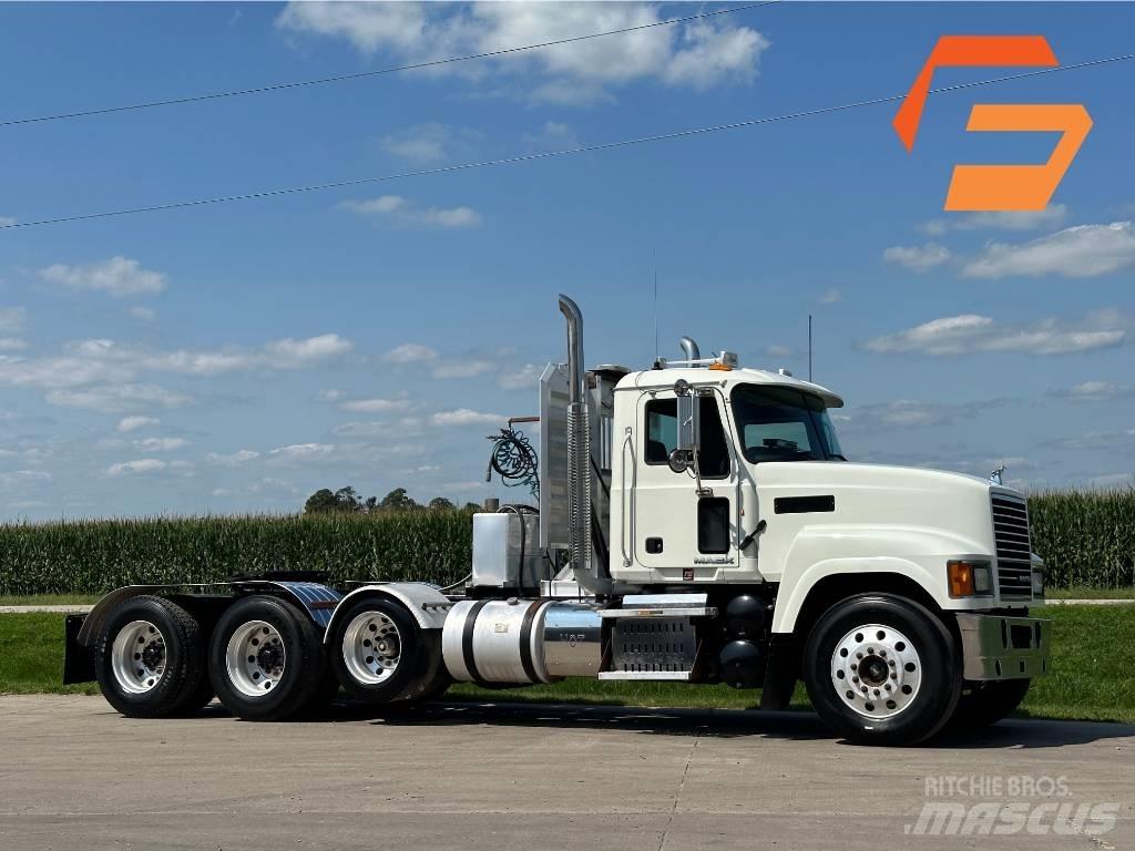 Mack Pinnacle CH613 Sadulveokid