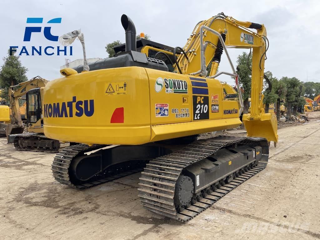 Komatsu PC210 Roomikekskavaatorid
