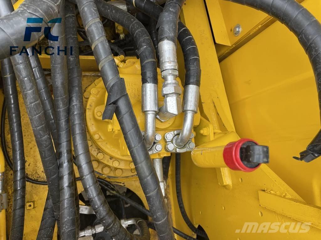 Komatsu PC210 Roomikekskavaatorid