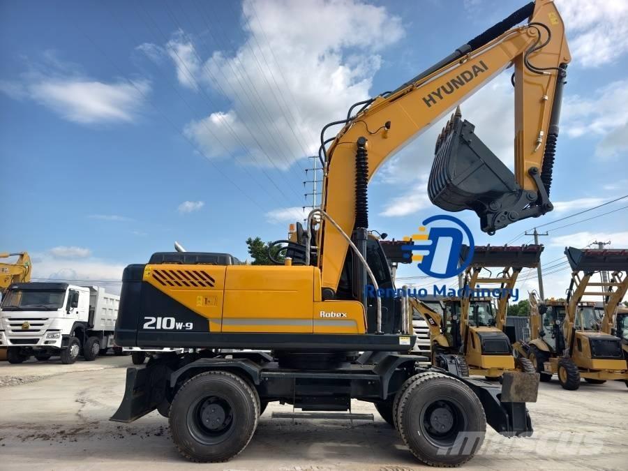 Hyundai 210W-9 Ratasekskavaatorid