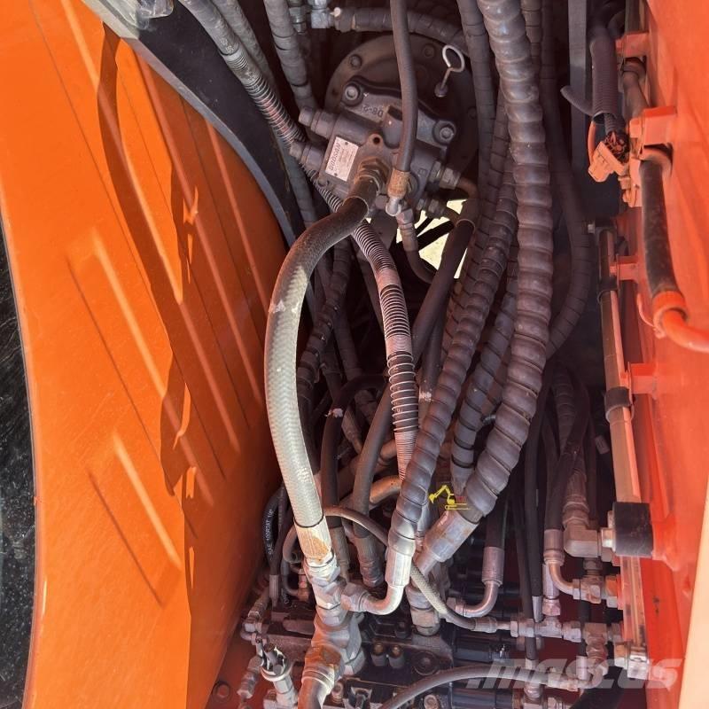 CAT 75-9c Roomikekskavaatorid