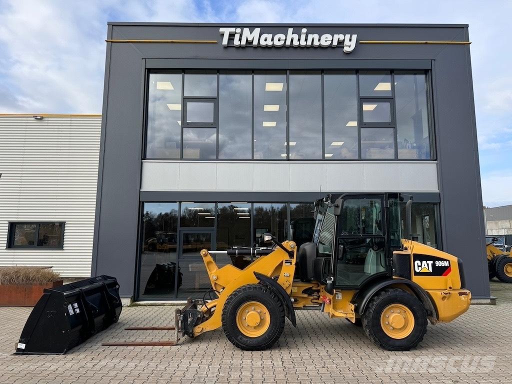 CAT 906M Rataslaadurid