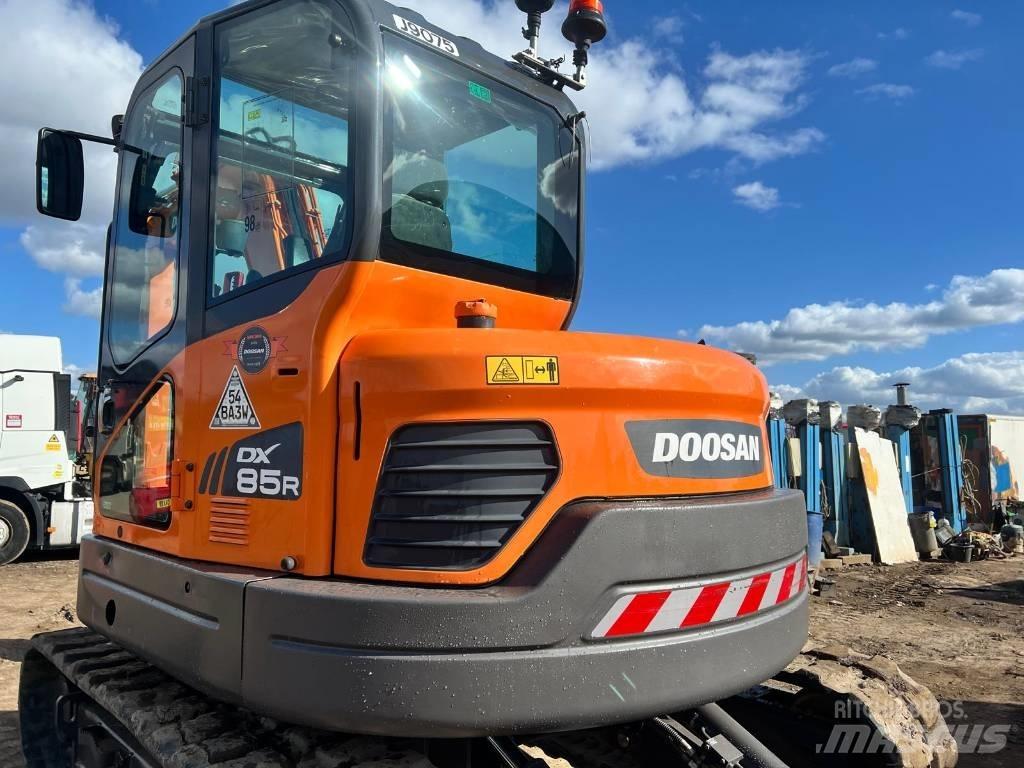 Doosan DX 85 R Väikeekskavaatorid 7t-12t